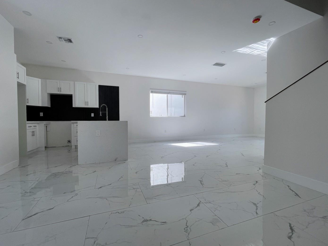 536 NW 13th Fort Lauderdale, FL 33311