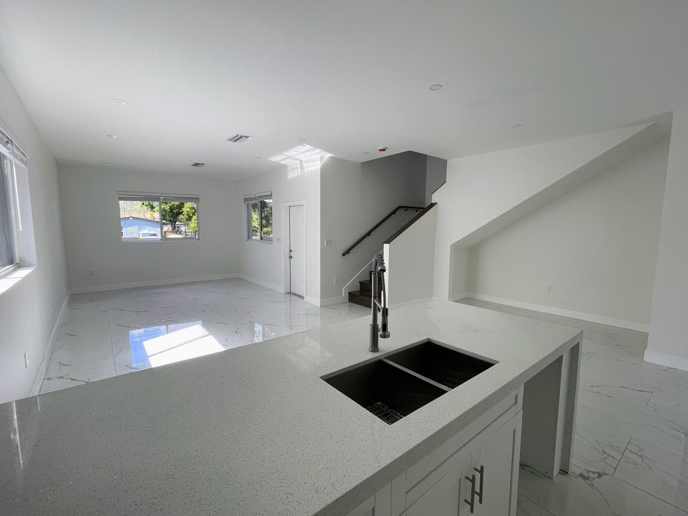 536 NW 13th Fort Lauderdale, FL 33311