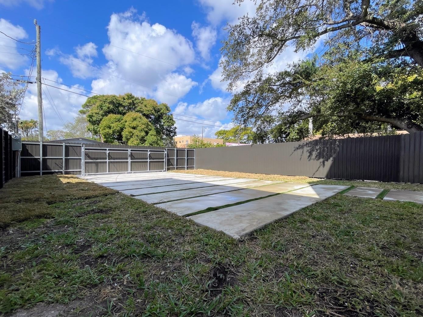 536 NW 13th Fort Lauderdale, FL 33311