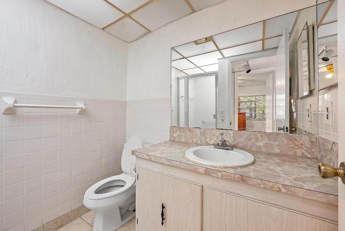 869 Flanders Delray Beach, FL 33484