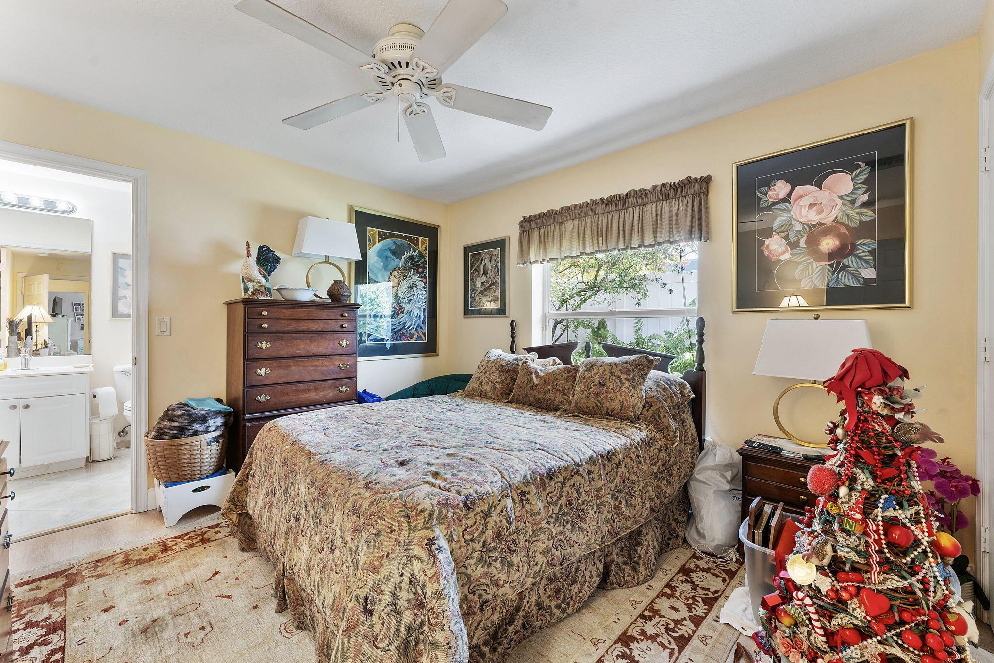 554 N Cypress Dr Tequesta, FL 33469