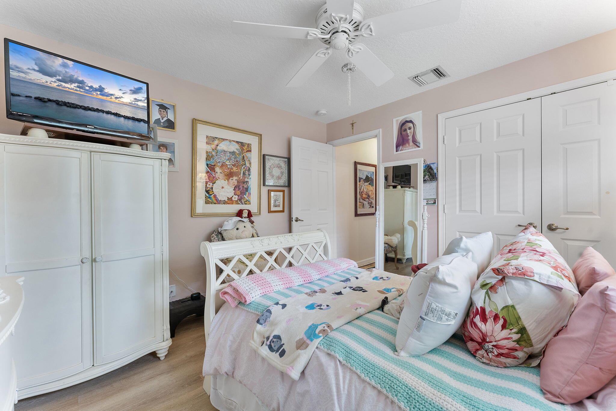 554 N Cypress Dr Tequesta, FL 33469