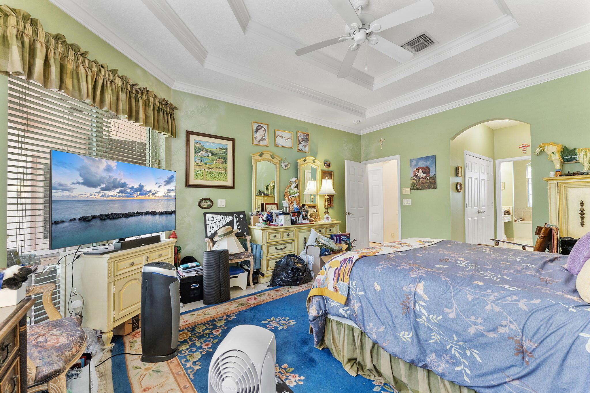 554 N Cypress Dr Tequesta, FL 33469