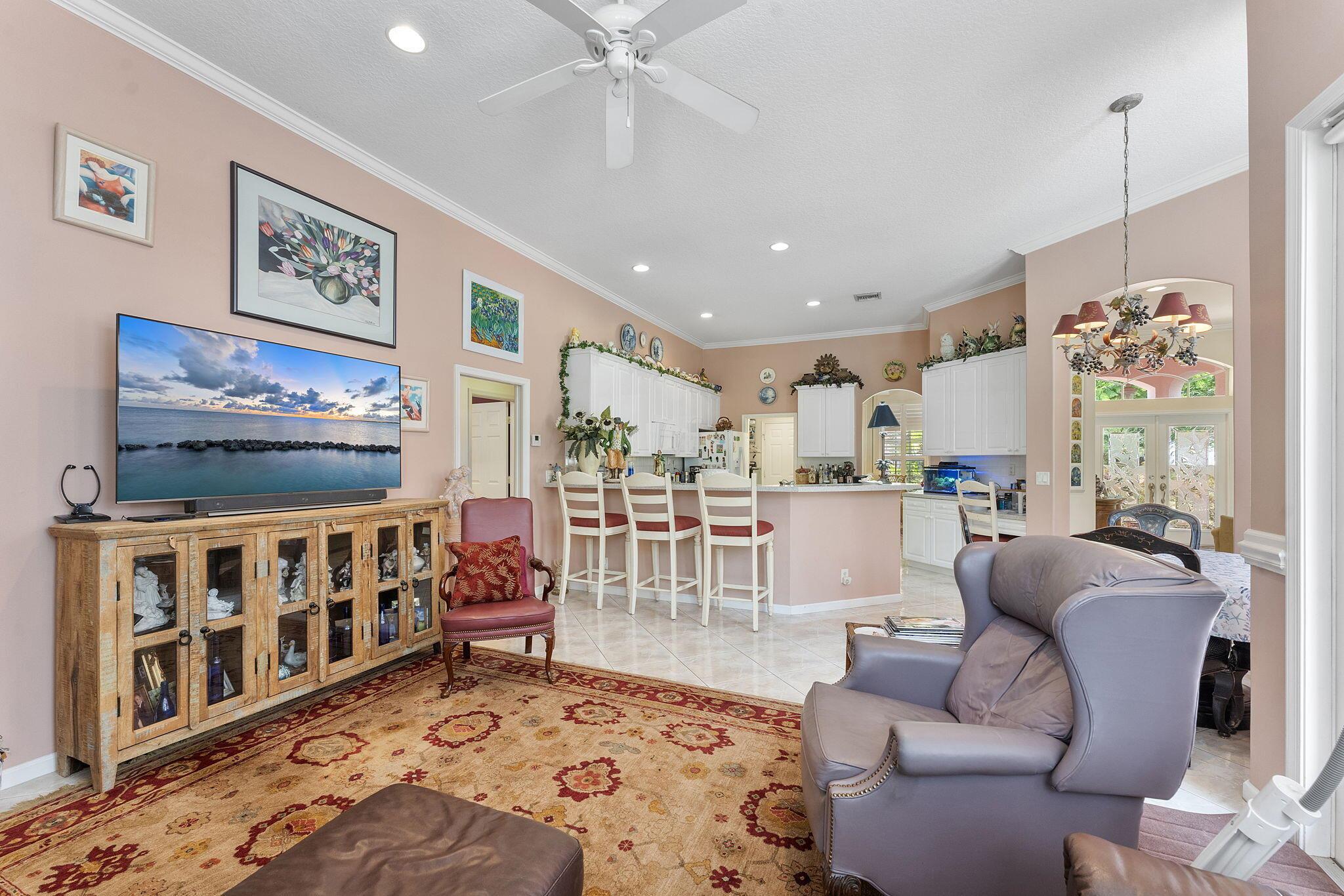 554 N Cypress Dr Tequesta, FL 33469