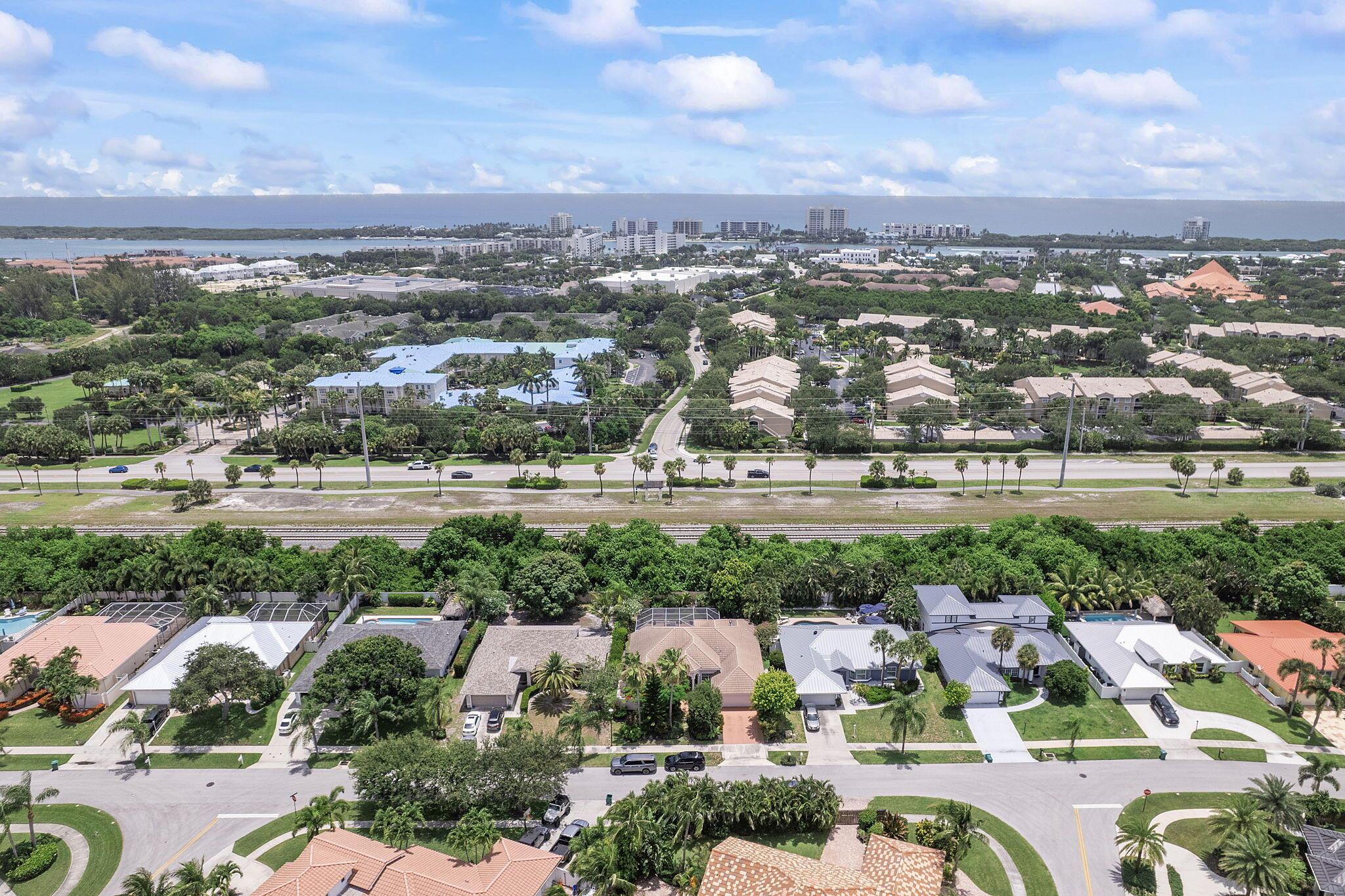 554 N Cypress Dr Tequesta, FL 33469