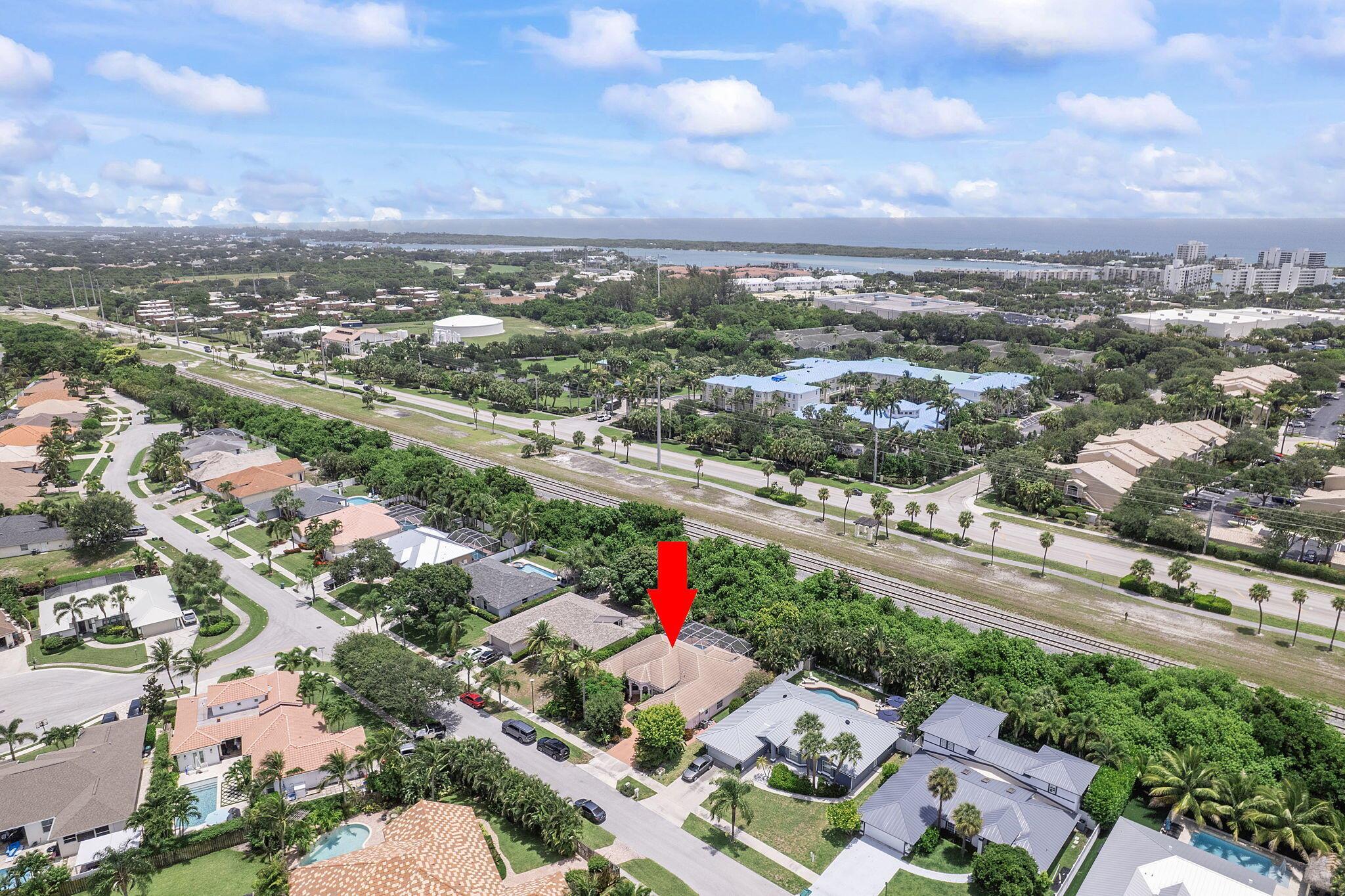 554 N Cypress Dr Tequesta, FL 33469