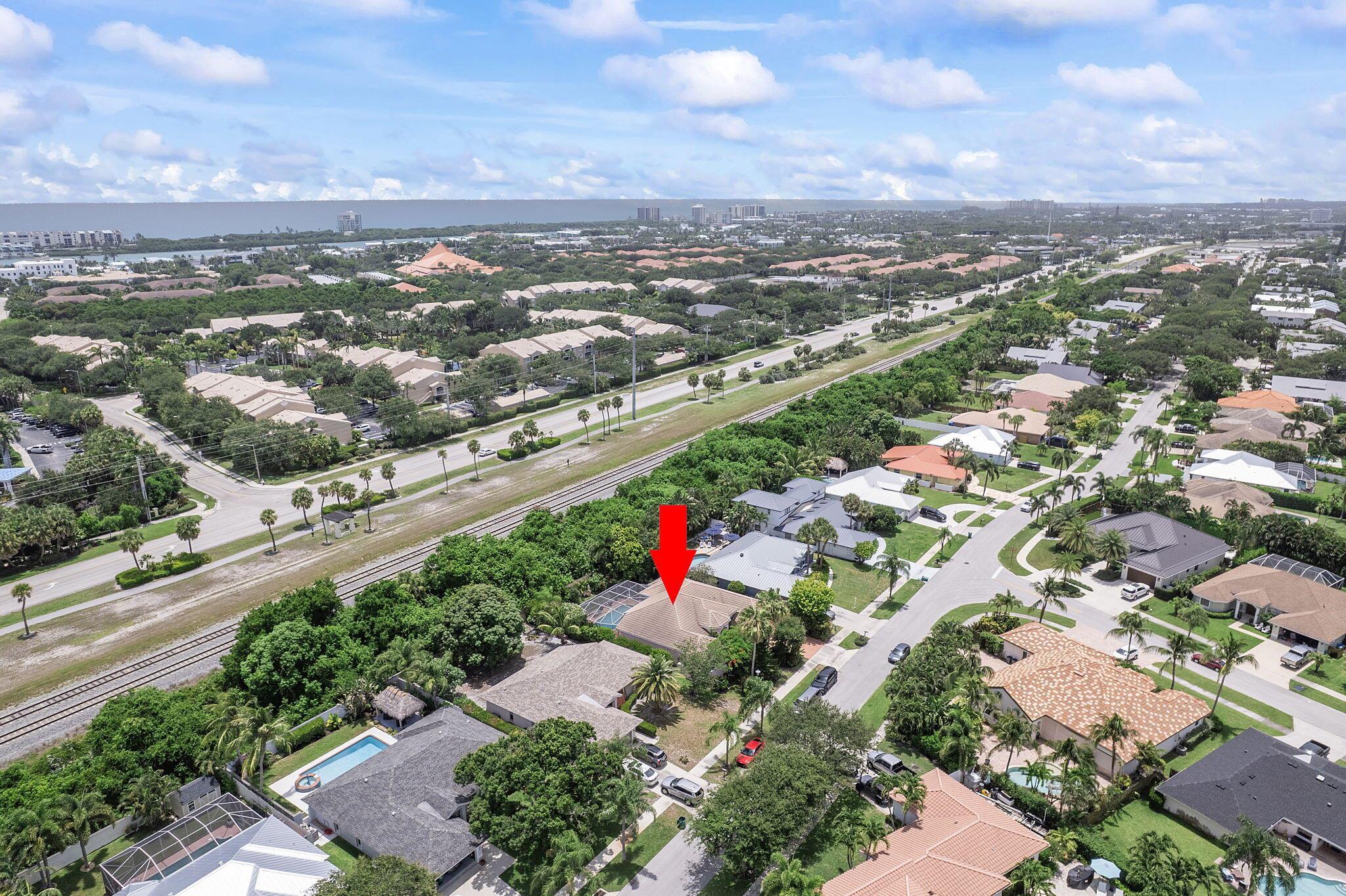 554 N Cypress Dr Tequesta, FL 33469