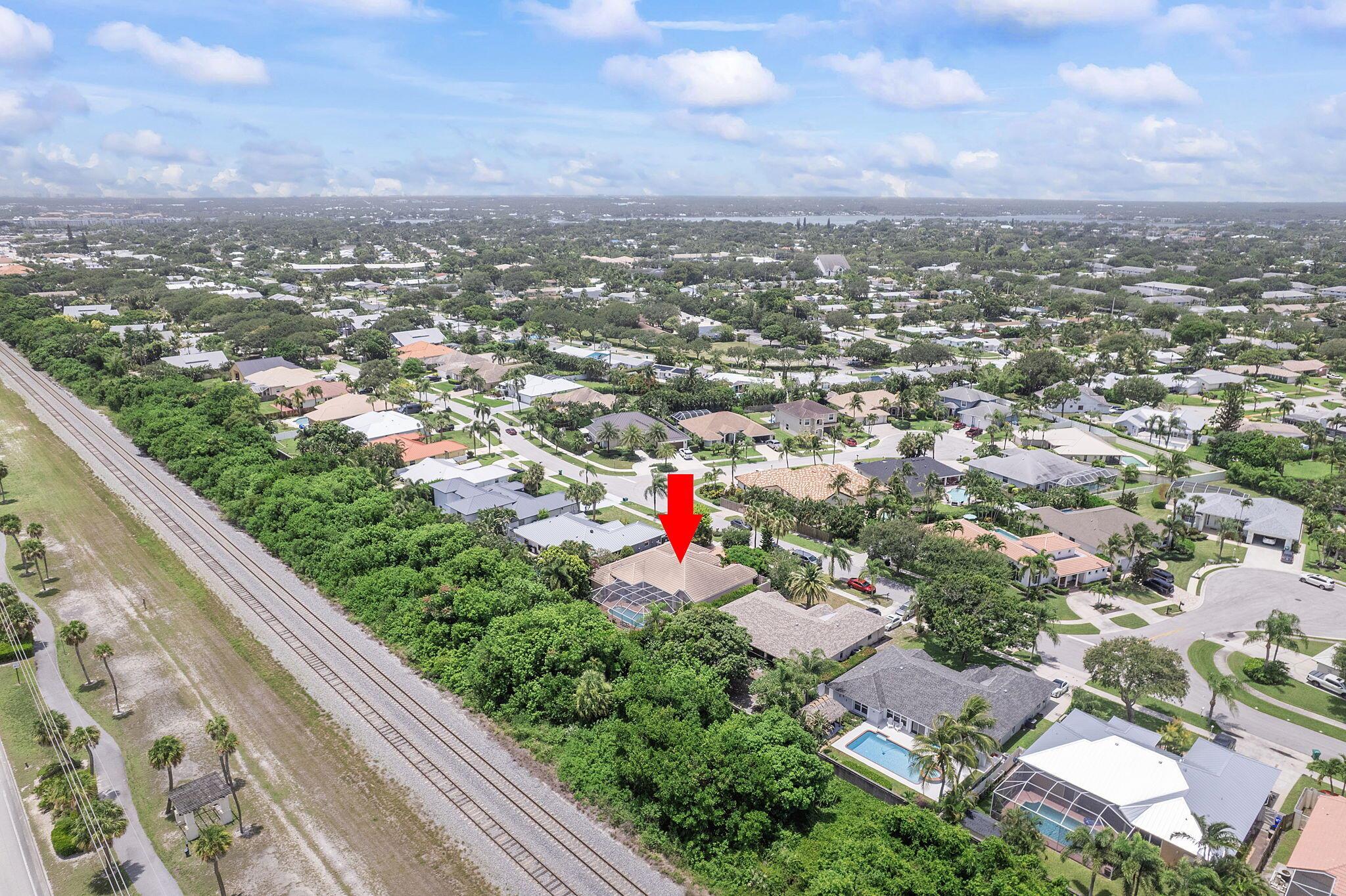 554 N Cypress Dr Tequesta, FL 33469