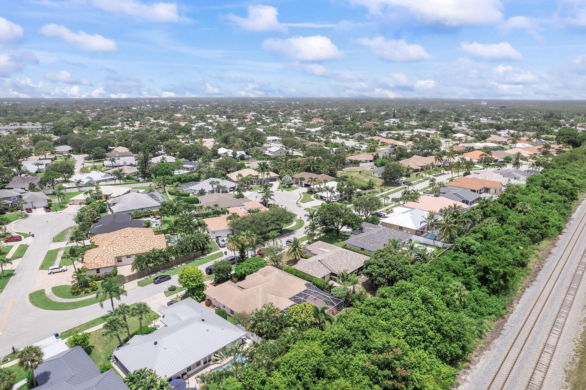 554 N Cypress Dr Tequesta, FL 33469