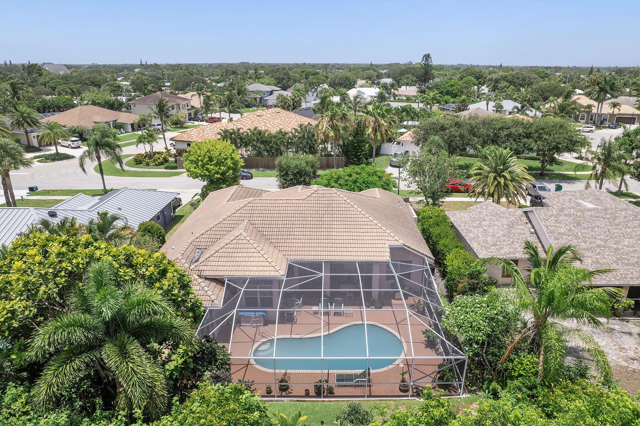 554 N Cypress Dr Tequesta, FL 33469