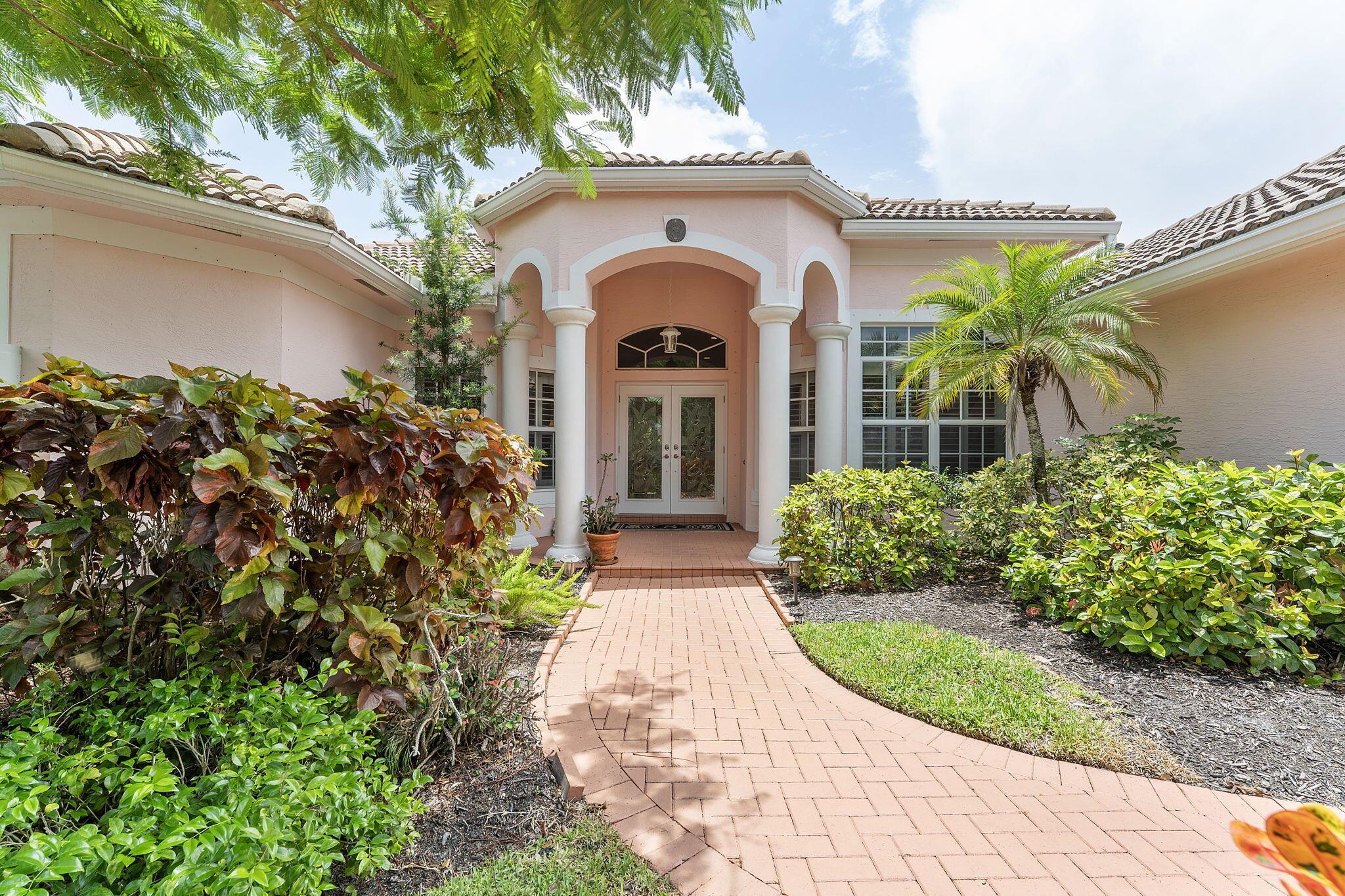 554 N Cypress Dr Tequesta, FL 33469