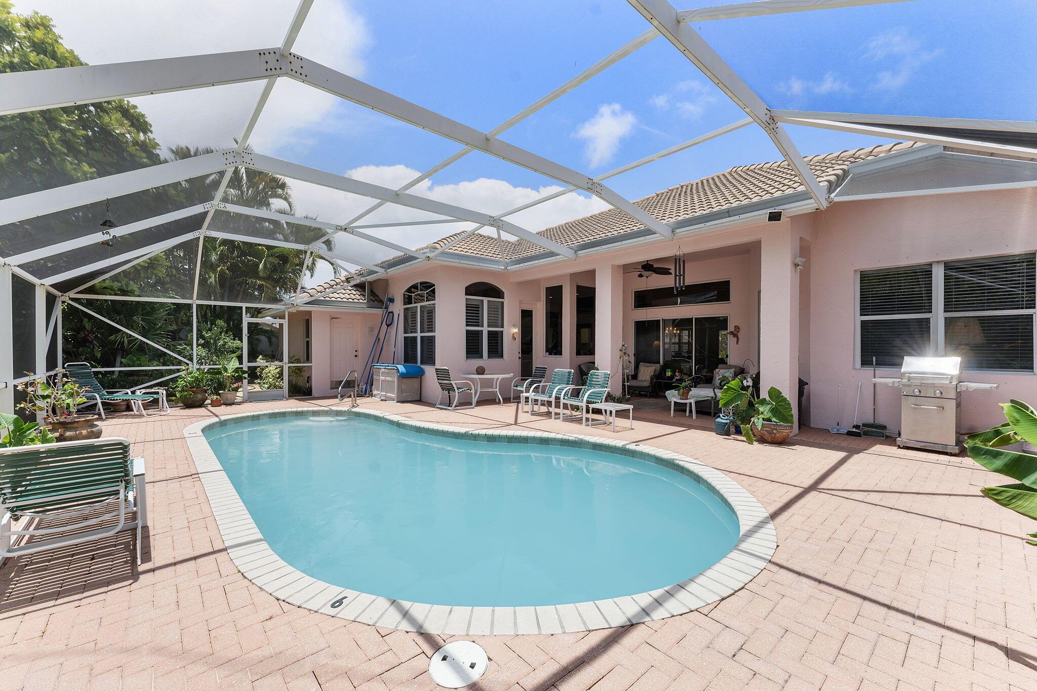 554 N Cypress Dr Tequesta, FL 33469