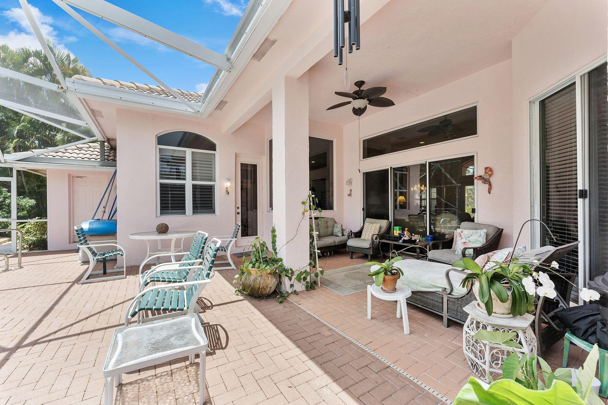 554 N Cypress Dr Tequesta, FL 33469