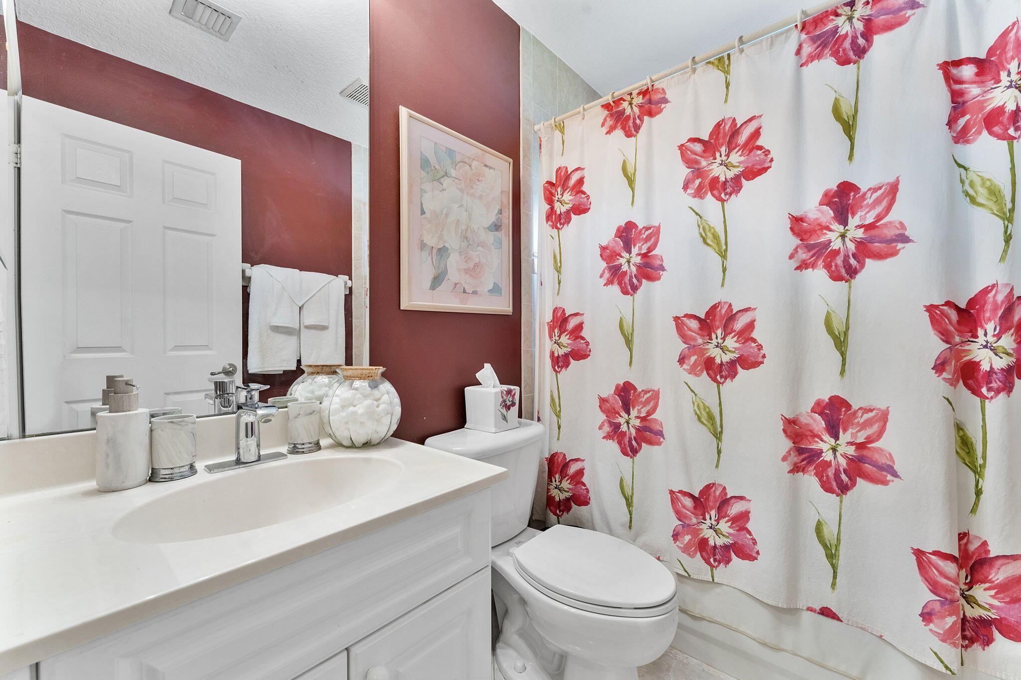 554 N Cypress Dr Tequesta, FL 33469