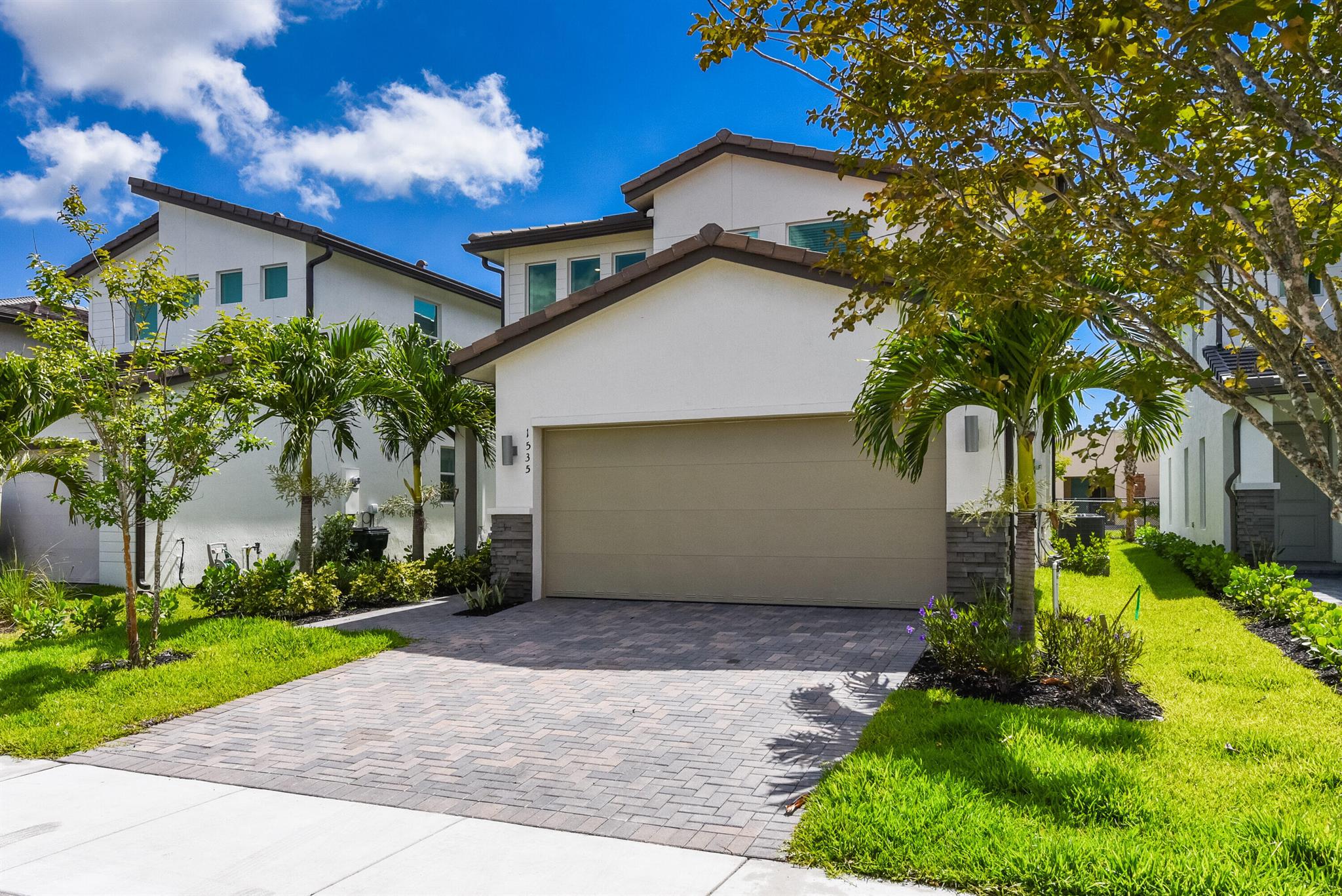 1535 Verawood Ln