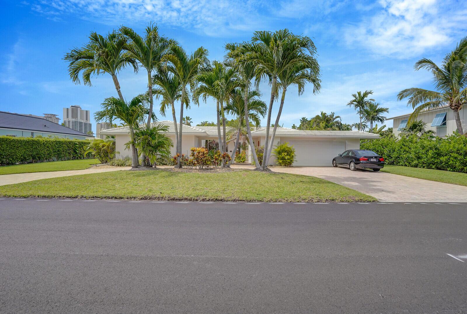 1211 Bimini Ln