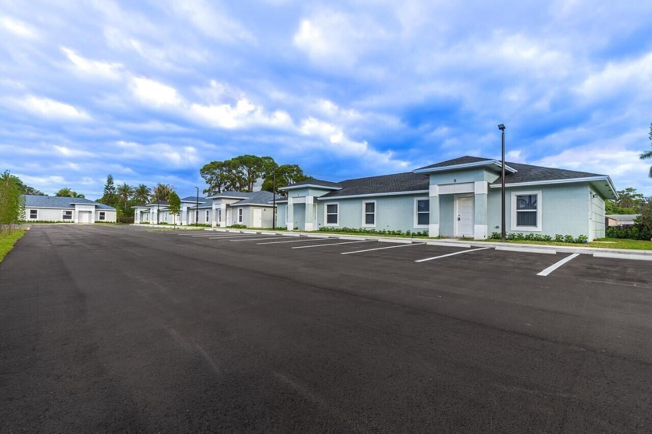 3901 Gulfstream Rd #7