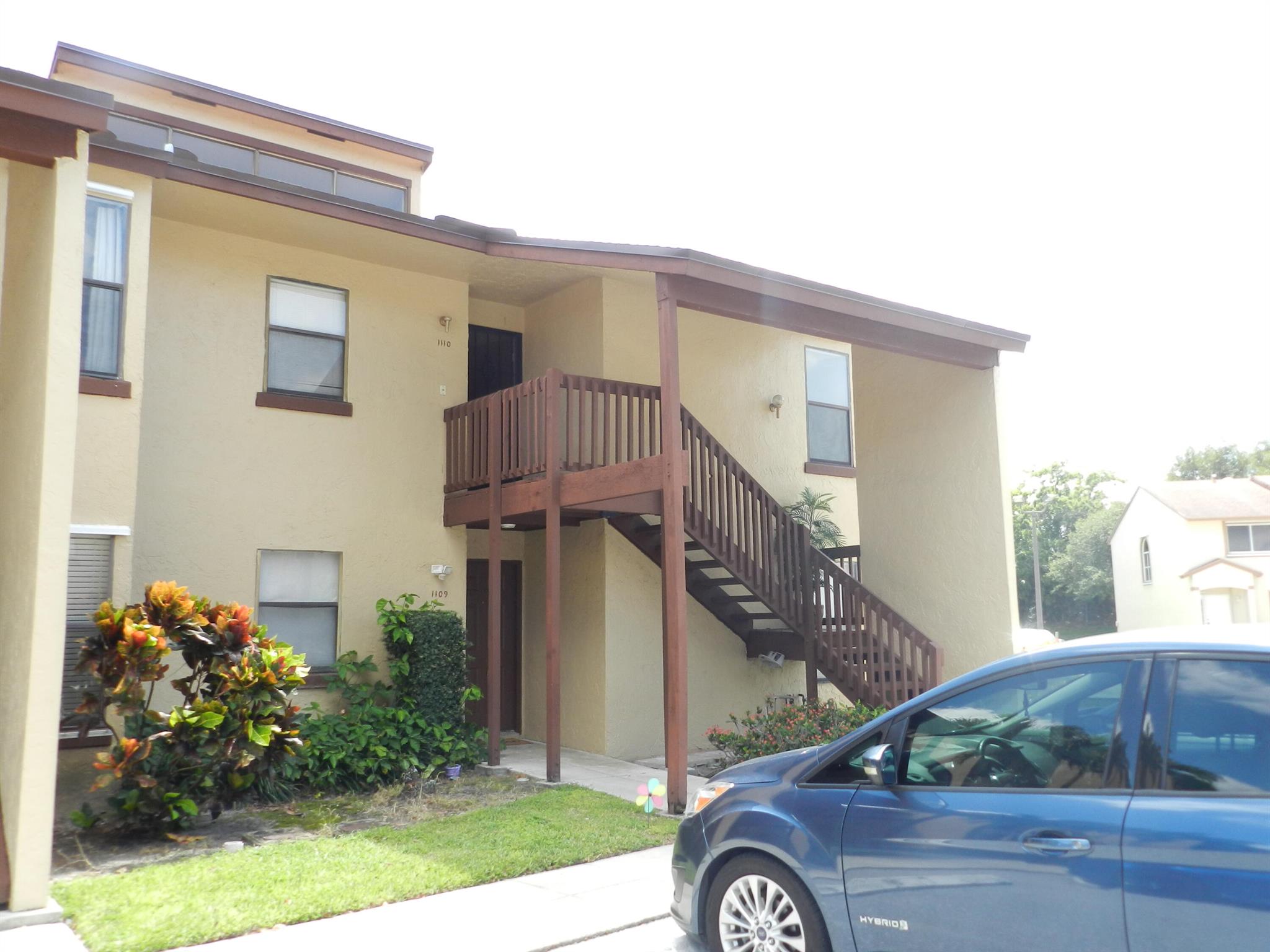 1110 Lakeview Dr East