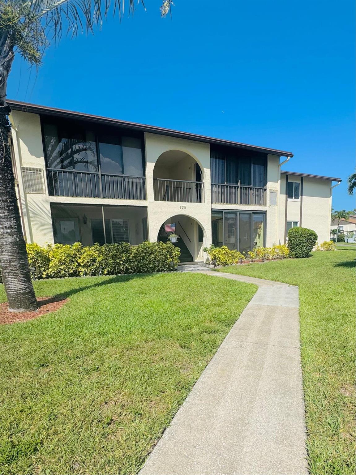3560 Pine Tree Ct #D-2