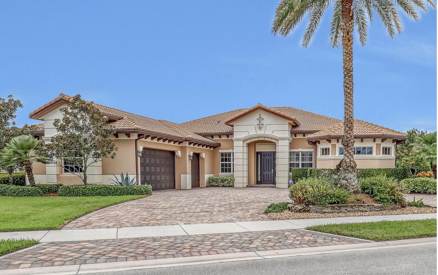 104 Manor Cir