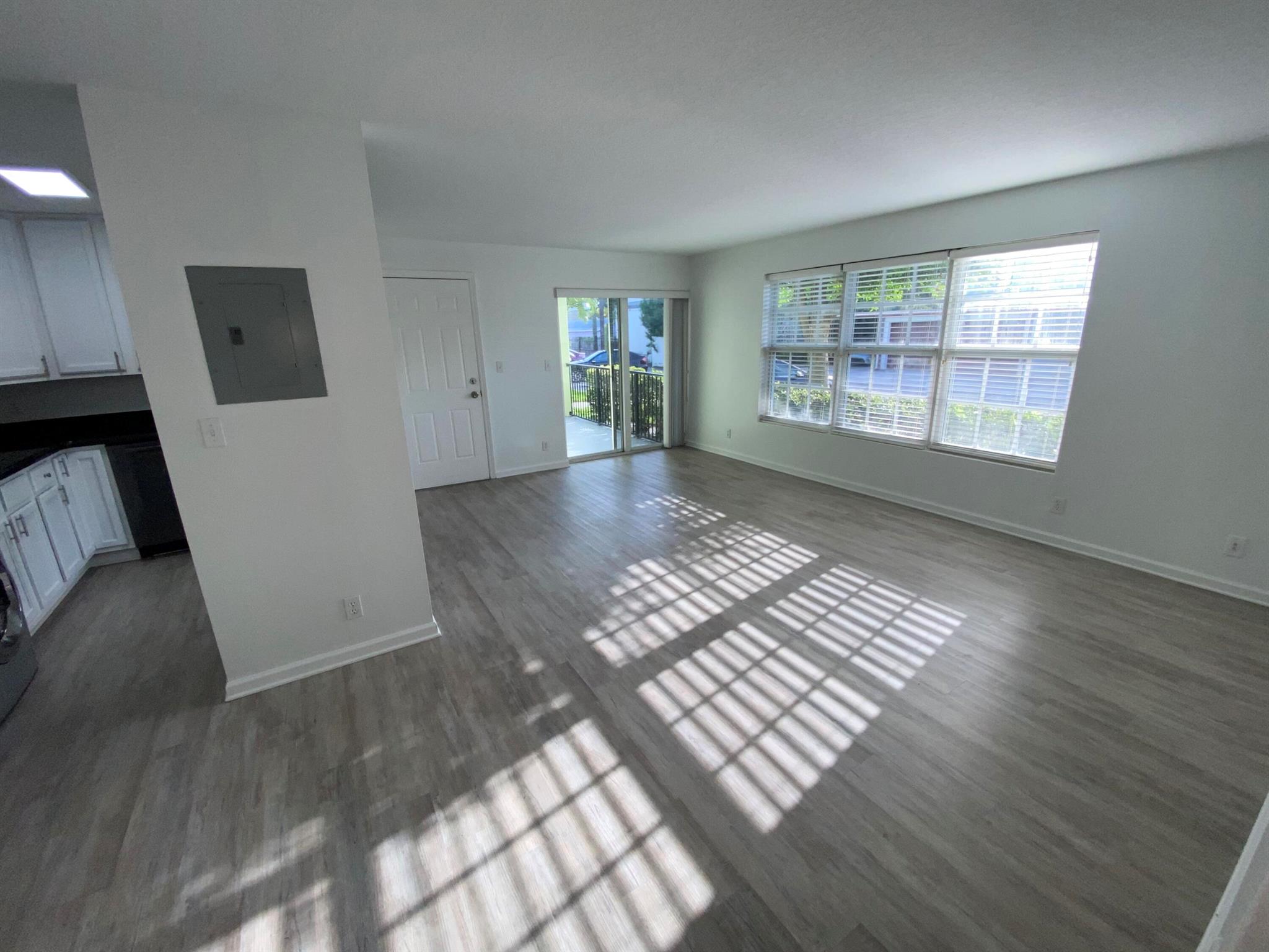 102 N Lakeside Dr #1