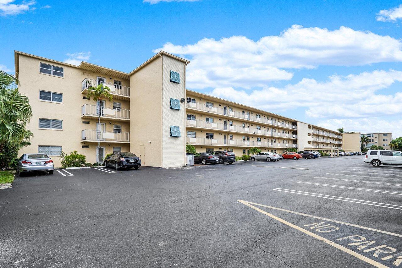 2615 NE 3rd Ct #308