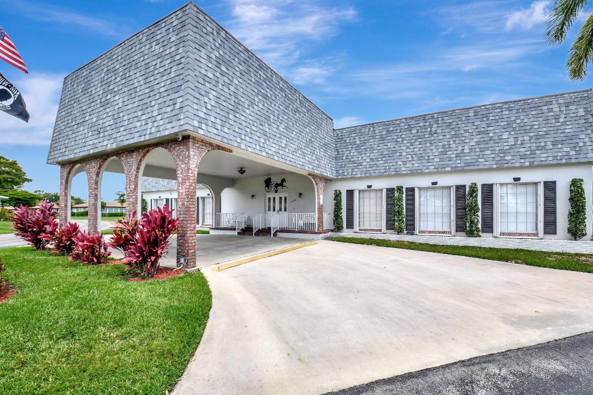 634 Hummingbird Delray Beach, FL 33445