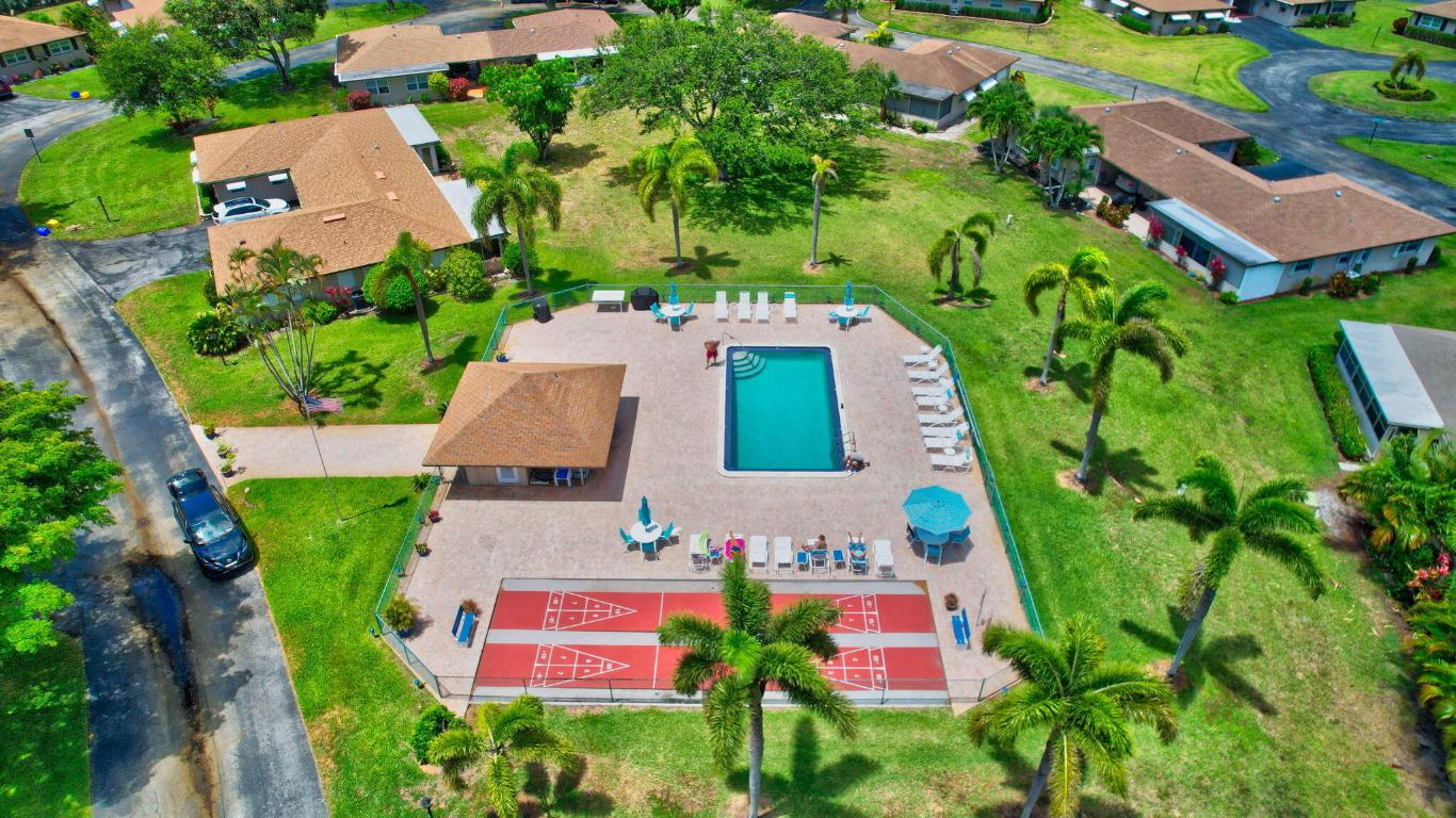 634 Hummingbird Delray Beach, FL 33445