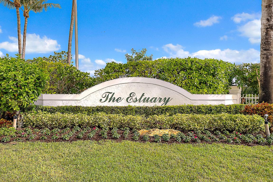 2608 Fairway Dr Jupiter, FL 33477
