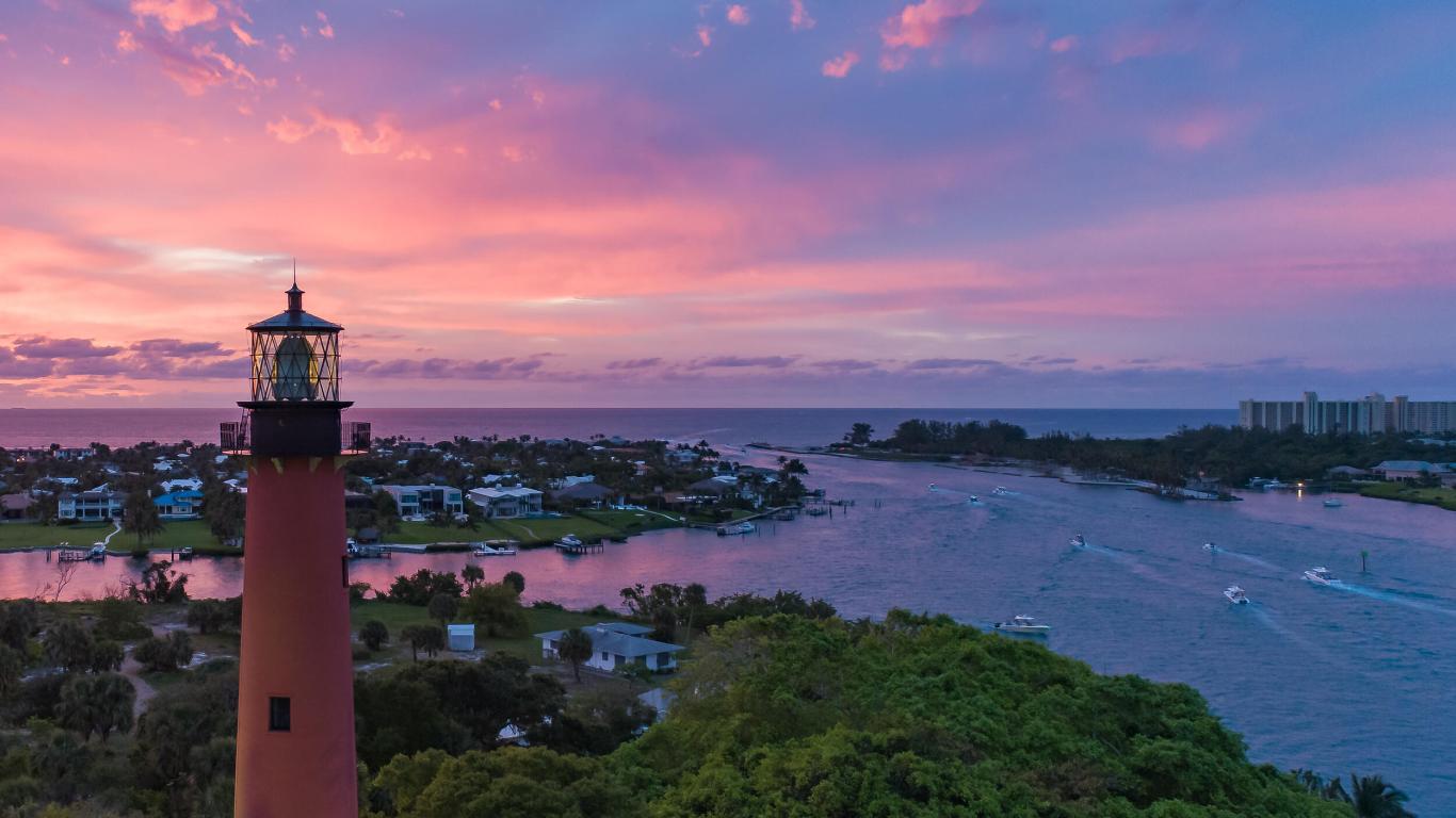 2608 Fairway Dr Jupiter, FL 33477