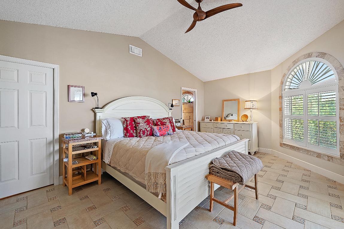 2608 Fairway Dr Jupiter, FL 33477