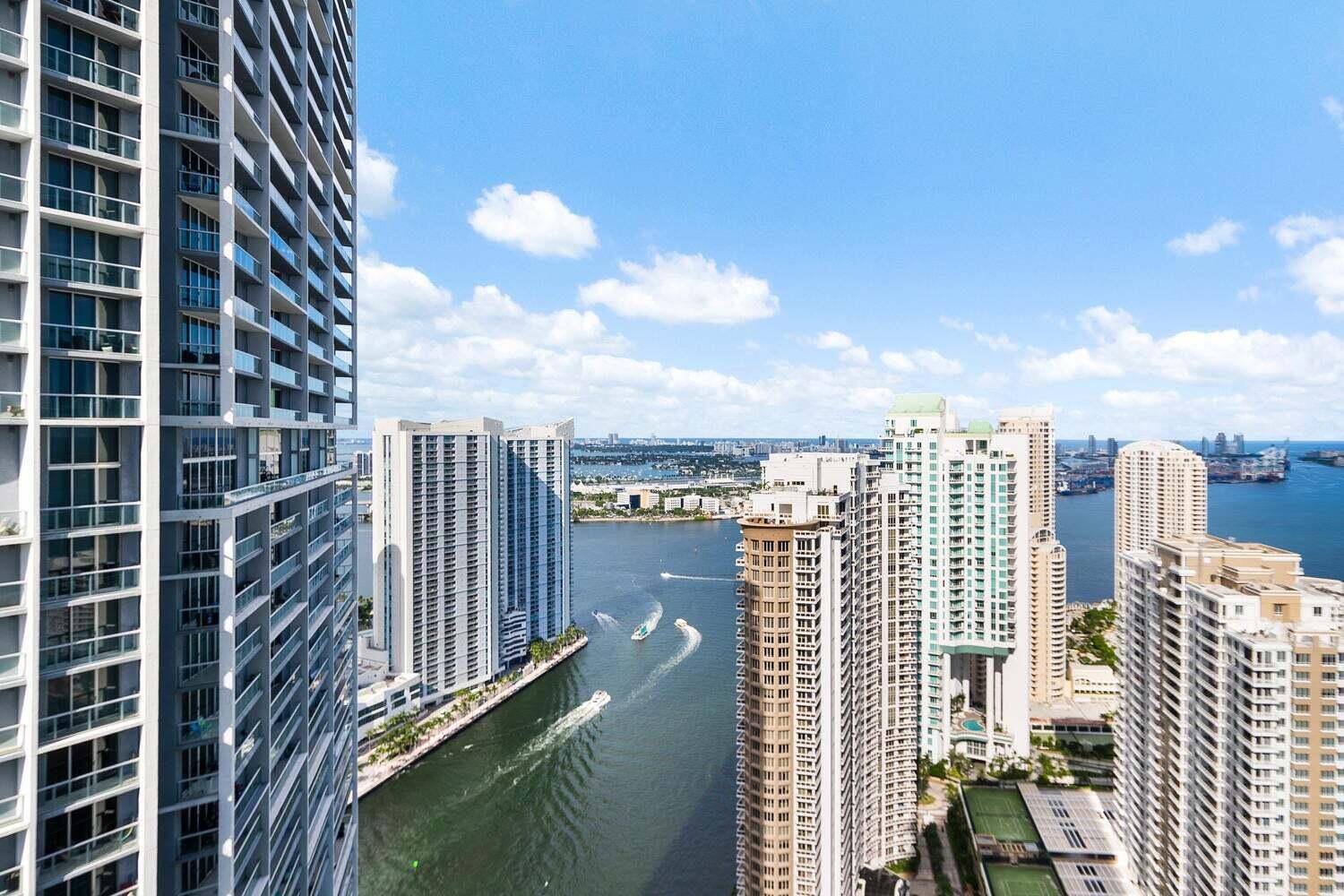 image ICON BRICKELL NO TWO20