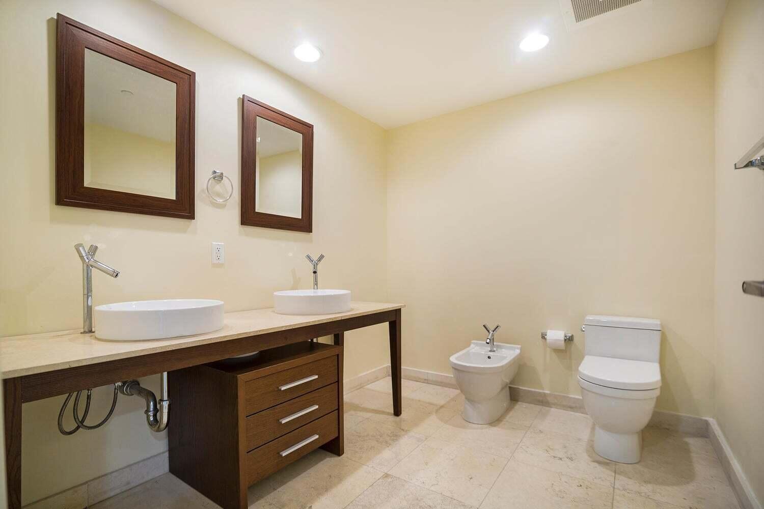 image ICON BRICKELL NO TWO4