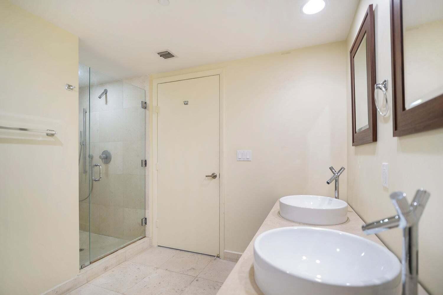 image ICON BRICKELL NO TWO8