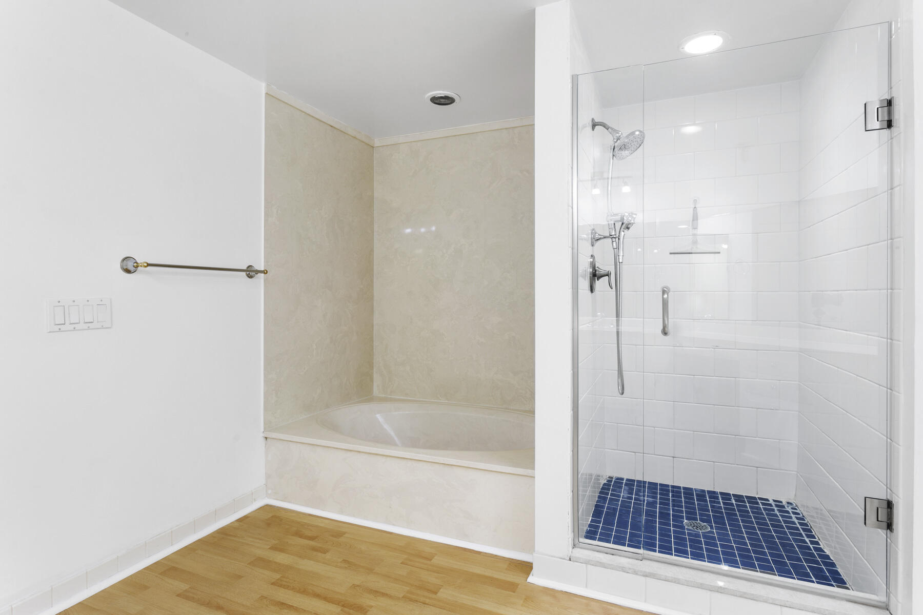 1100 Marine Way #A3l + Boat Slip  15 North Palm Beach, FL 33408