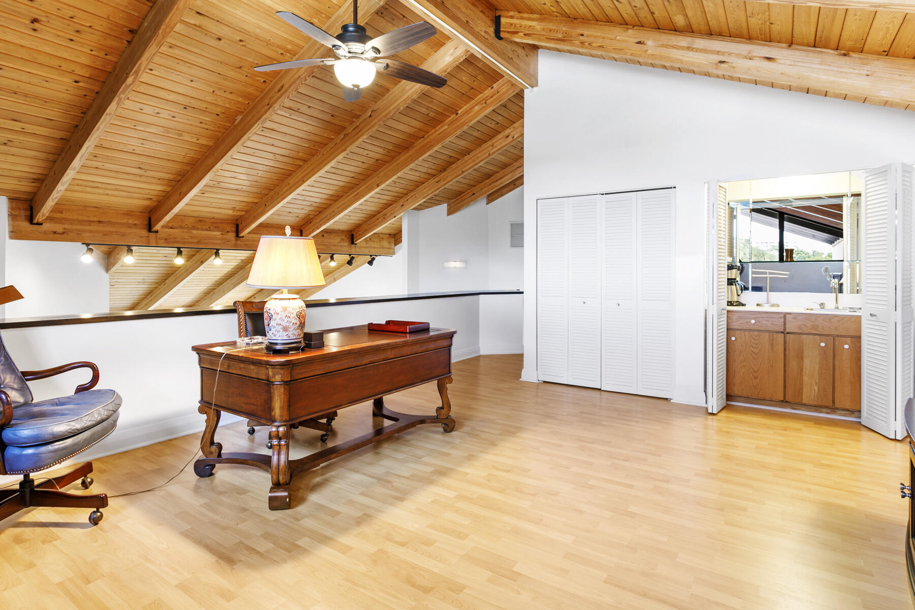 1100 Marine Way #A3l + Boat Slip  15 North Palm Beach, FL 33408