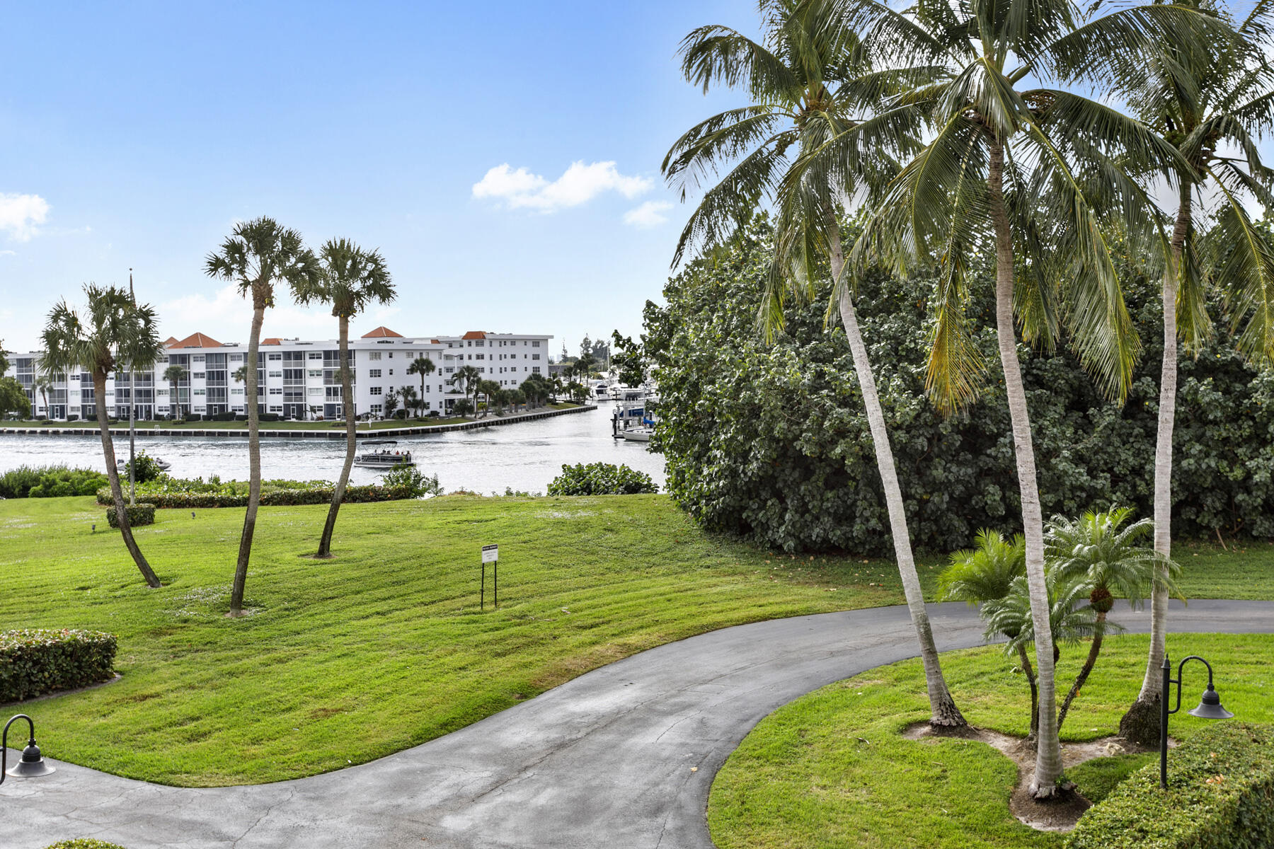 1100 Marine Way #A3l + Boat Slip  15 North Palm Beach, FL 33408