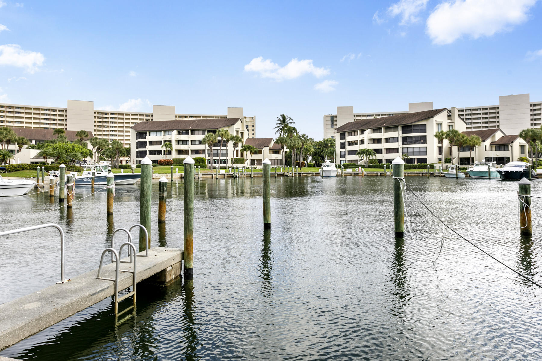 1100 Marine Way #A3l + Boat Slip  15 North Palm Beach, FL 33408