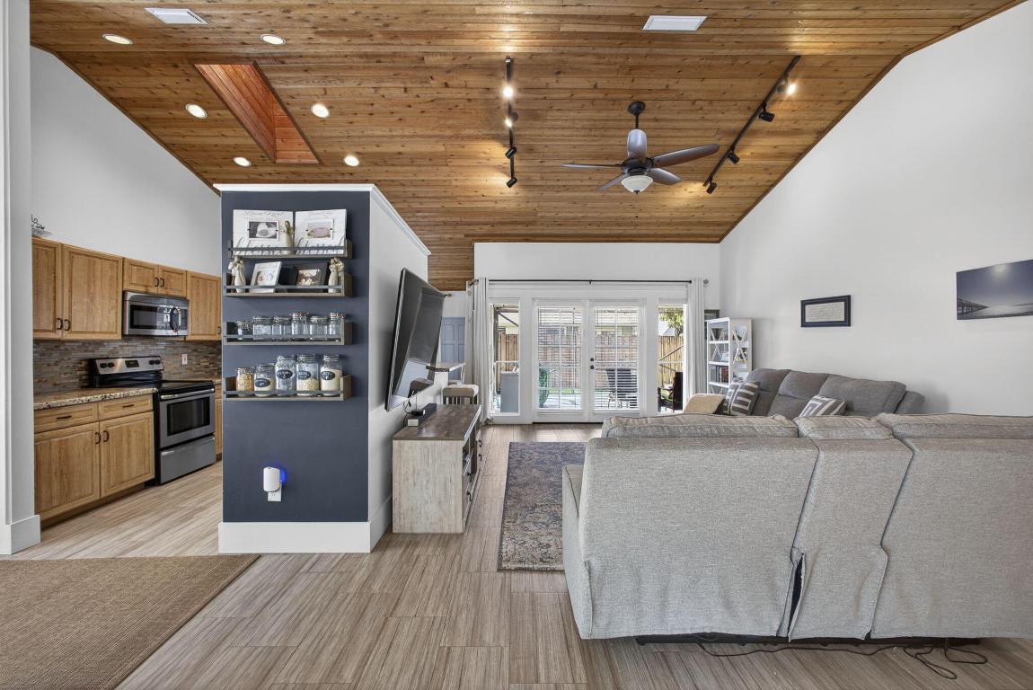 381 Park Frst Way Wellington, FL 33414