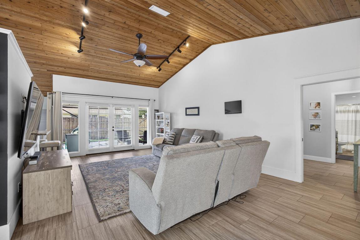 381 Park Frst Way Wellington, FL 33414