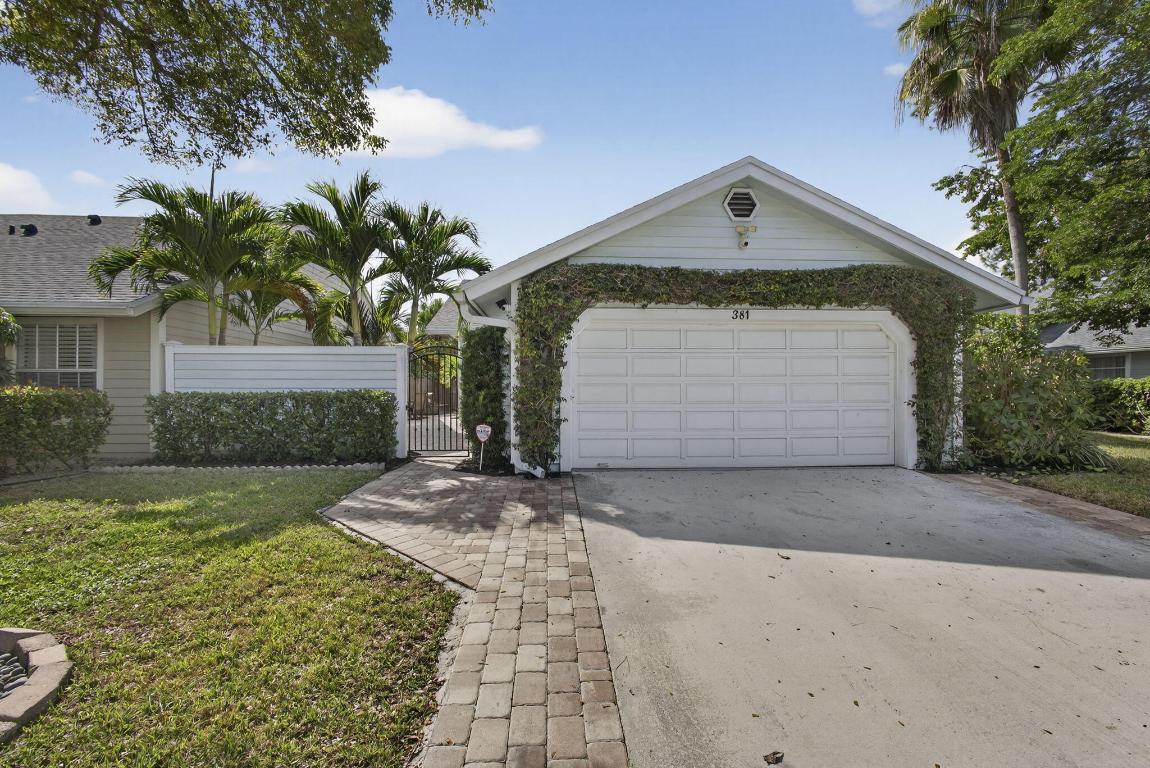 381 Park Frst Way Wellington, FL 33414