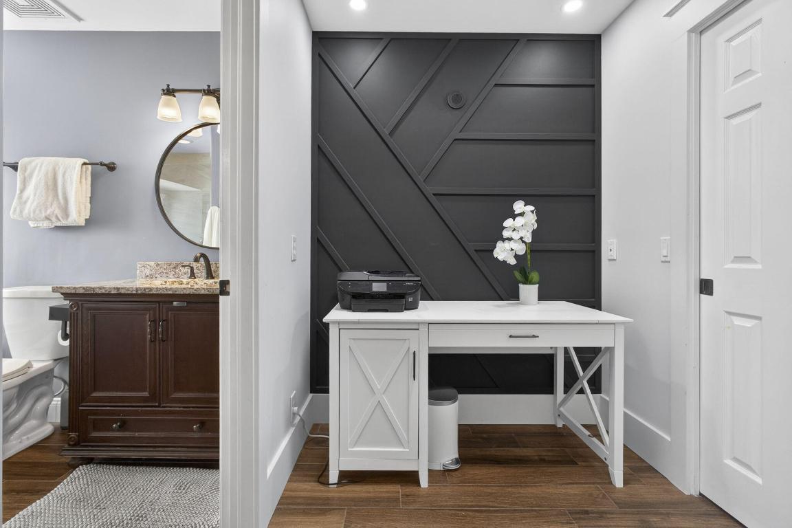 381 Park Frst Way Wellington, FL 33414