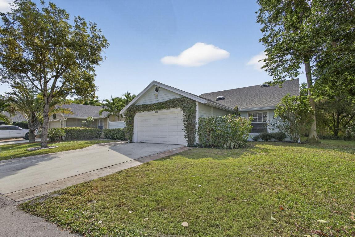 381 Park Frst Way Wellington, FL 33414