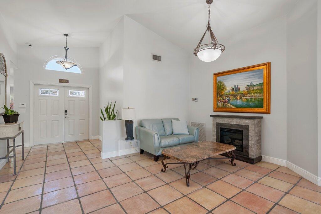 9879 Harbour Lk Cir Boynton Beach, FL 33437