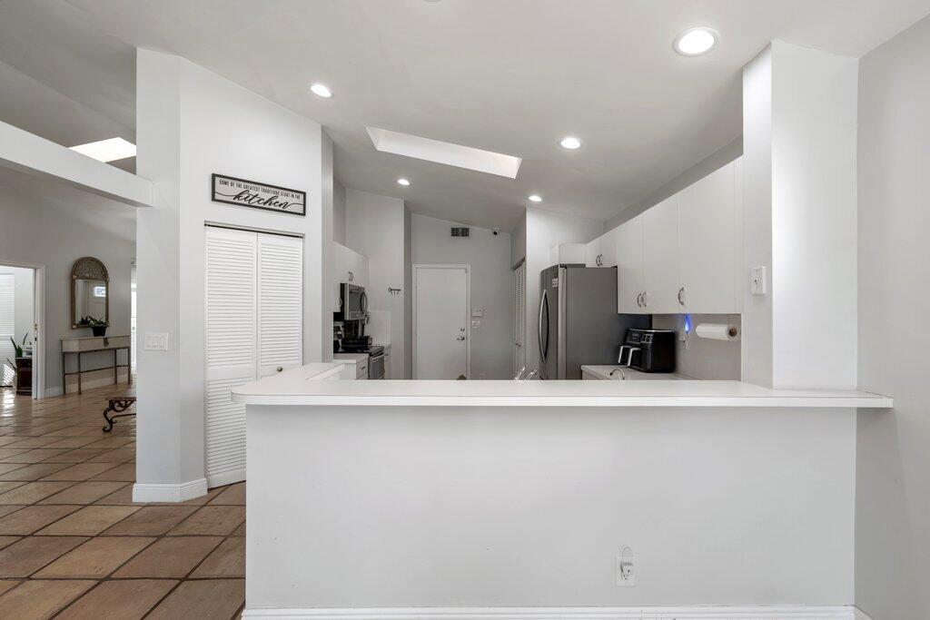 9879 Harbour Lk Cir Boynton Beach, FL 33437