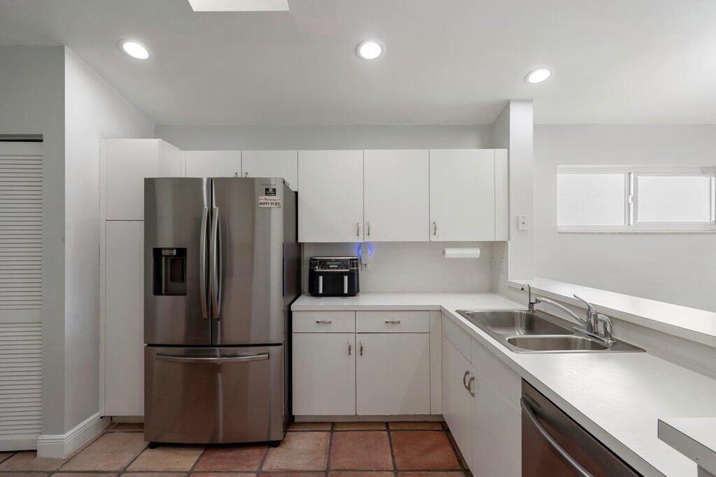 9879 Harbour Lk Cir Boynton Beach, FL 33437