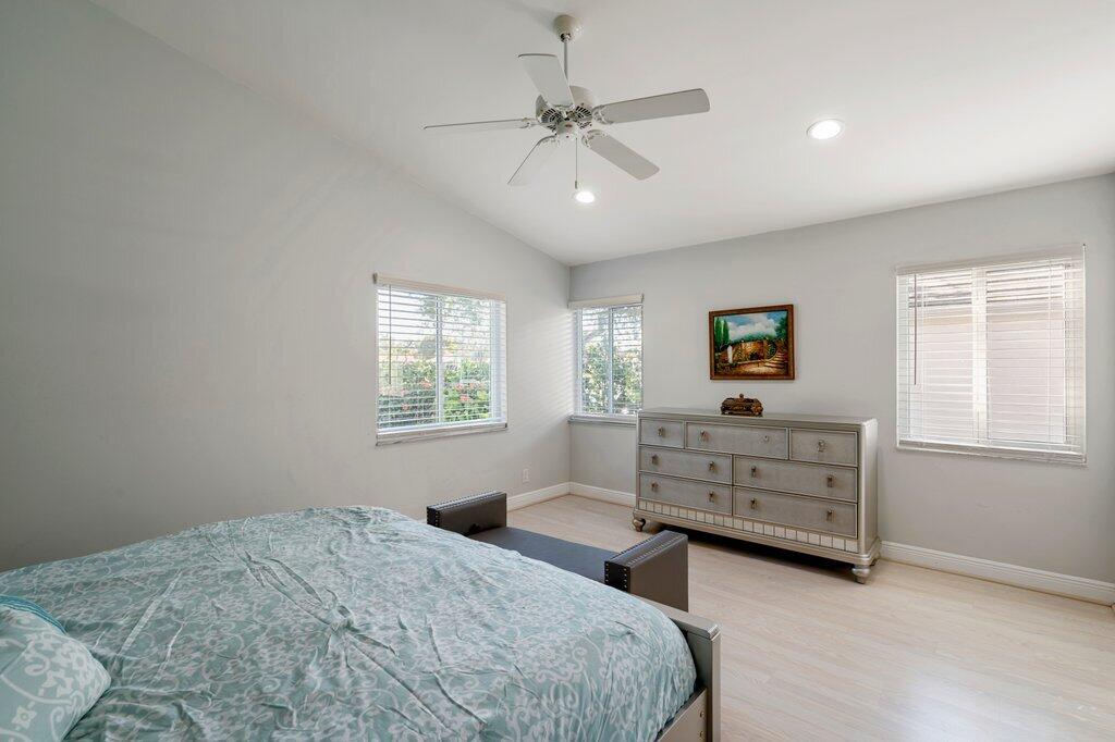 9879 Harbour Lk Cir Boynton Beach, FL 33437