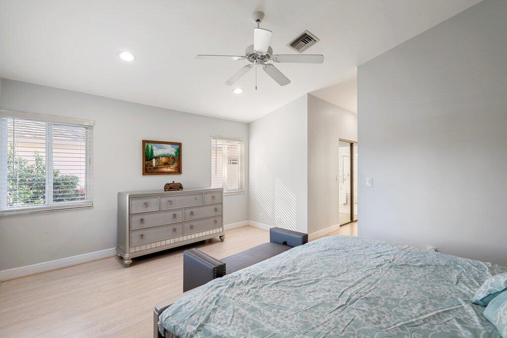 9879 Harbour Lk Cir Boynton Beach, FL 33437