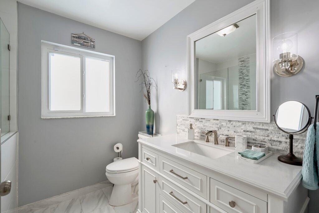 9879 Harbour Lk Cir Boynton Beach, FL 33437