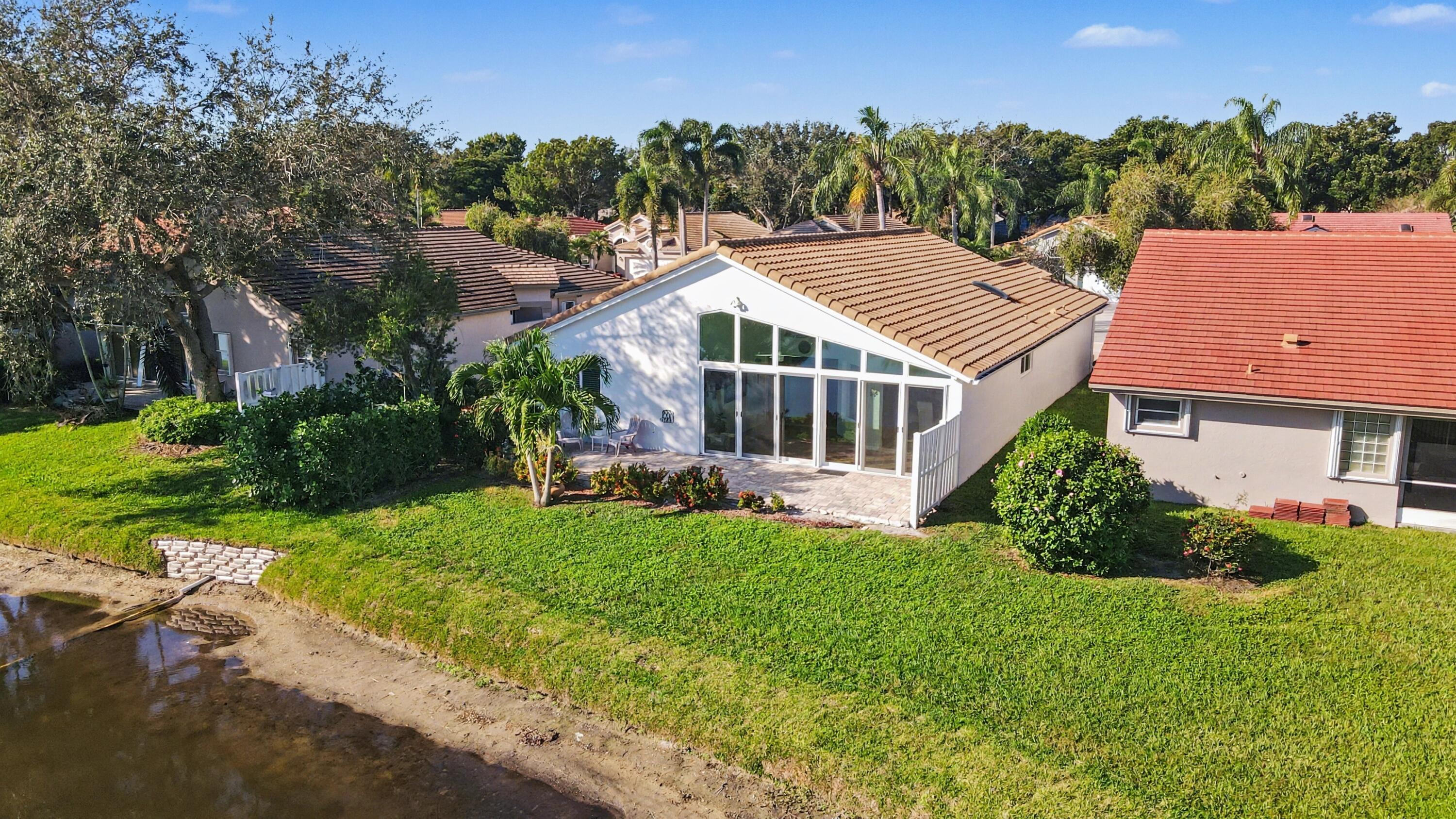 9879 Harbour Lk Cir Boynton Beach, FL 33437